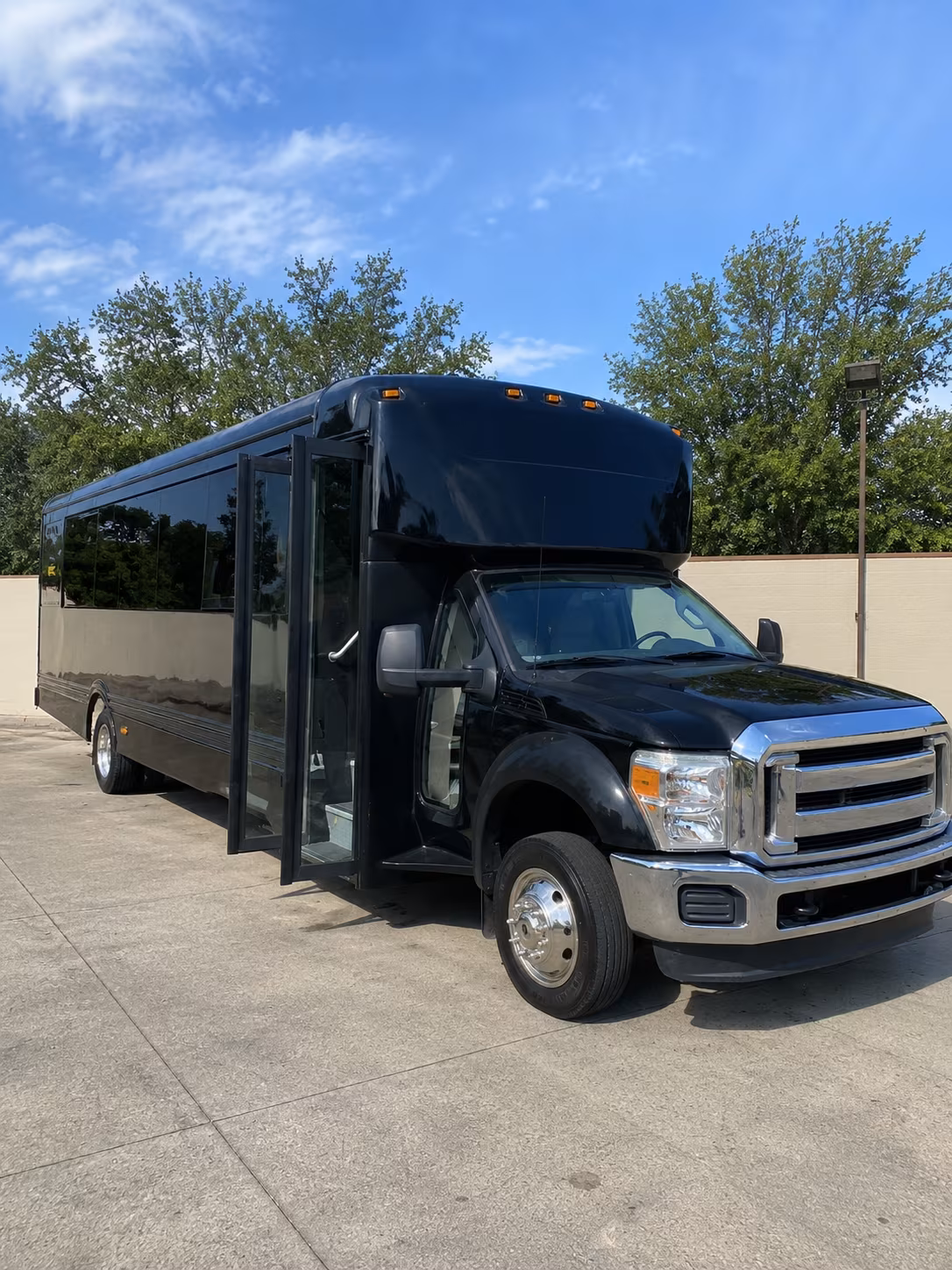 party buses to dos equis pavilion and dallas amphitheater shows